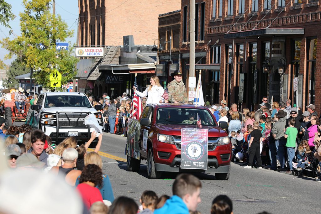 Ali in homecoming parade