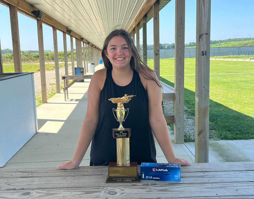 Anna McComb with the Ohio Junior Trophy in the Ohio State Championship.