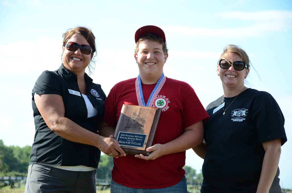 Sam Payne set a new 4-H National Record with a score of 584-21x in the O-Class. He also currently holds the overall National Record in the T-Class (599-46x) and is the first competitor to ever fire a perfect score of 600.